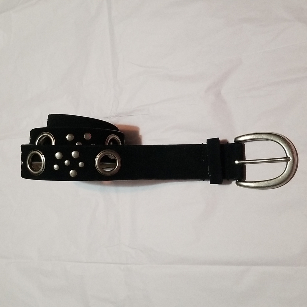 Suede belt.